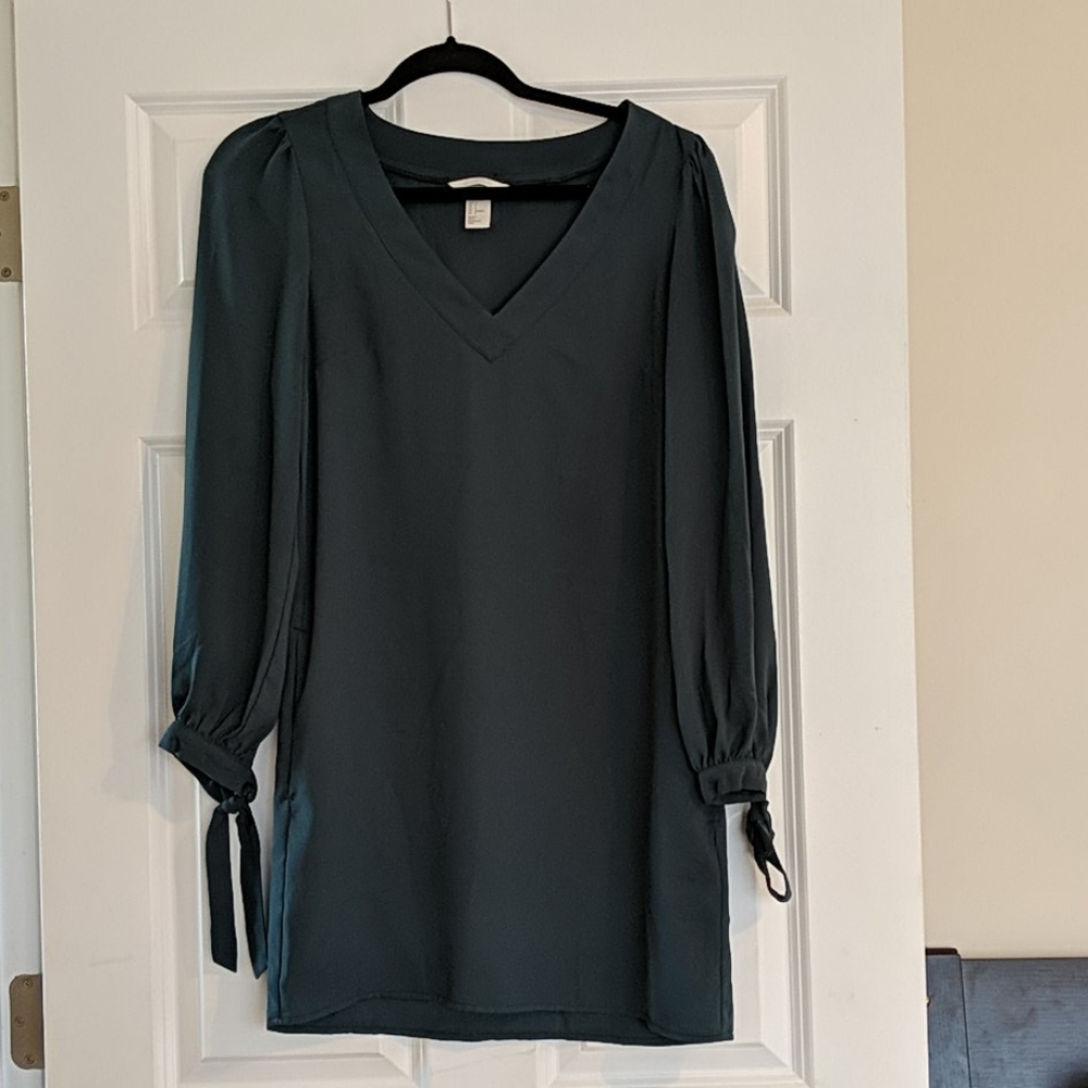 Green long sleeve dress